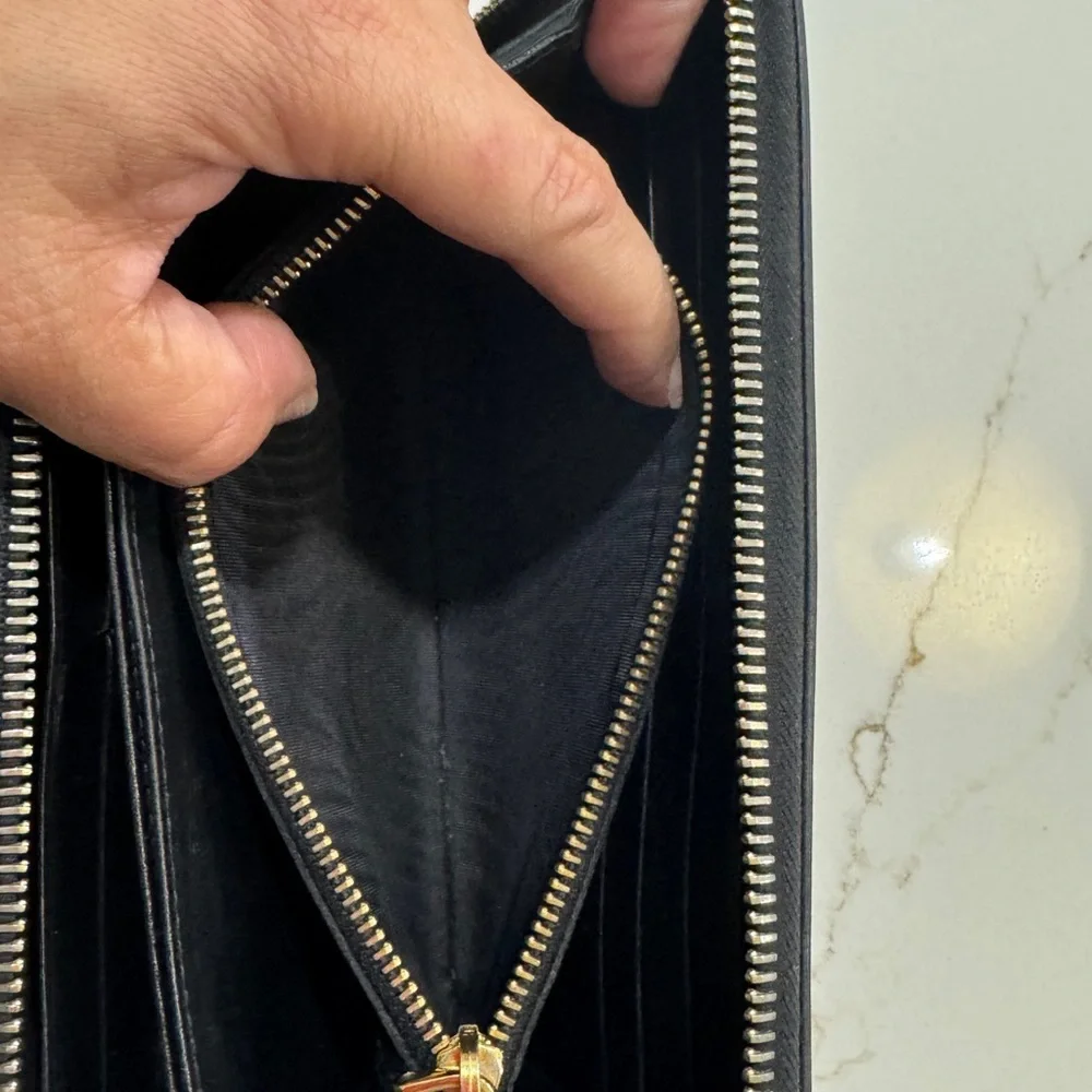 ✨ Prada Quilted Nylon Zip-Around Wallet - Black ✨ - Picture 7 of 11